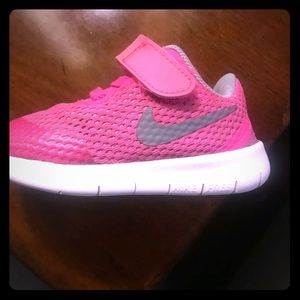 Hot Pink Size 5 Nike